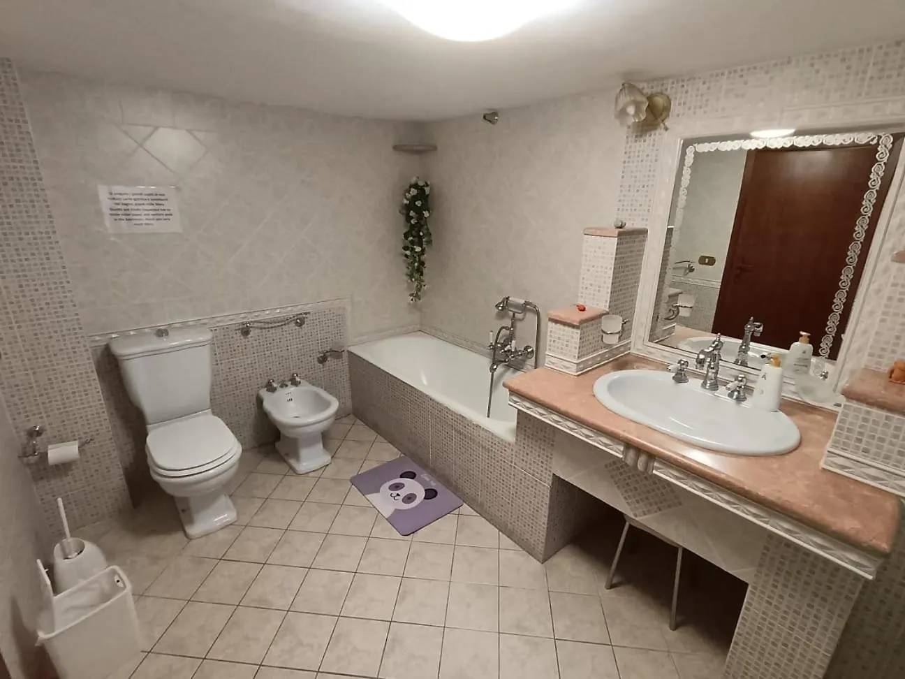 La Maison De Mary زافيرانا إتنيا 0*,  إيطاليا